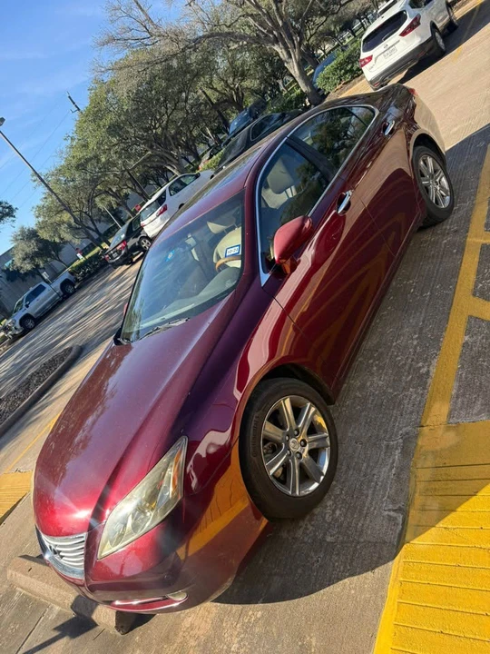 2008 Lexus ES 5th Gen - Image 2 of 4