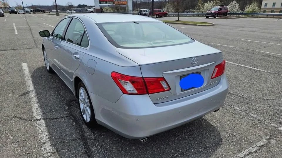 2008 Lexus ES 5th Gen - Image 4 of 15