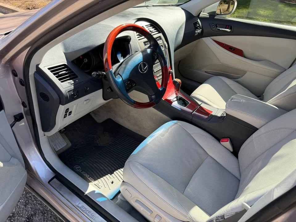 2008 Lexus ES 5th Gen - Image 10 of 16
