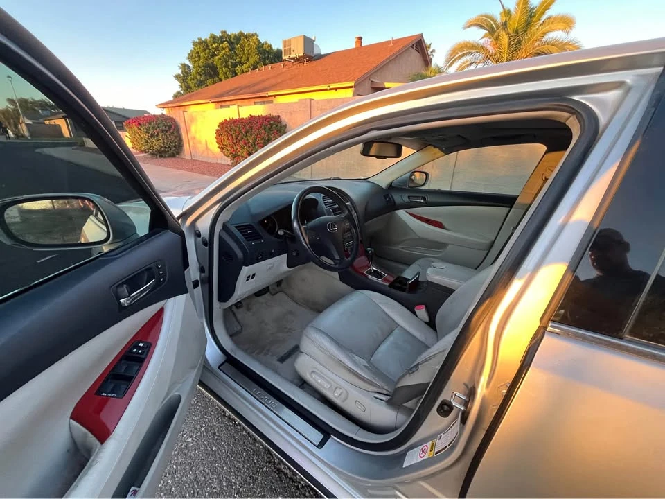 2008 Lexus ES 5th Gen - Image 10 of 13