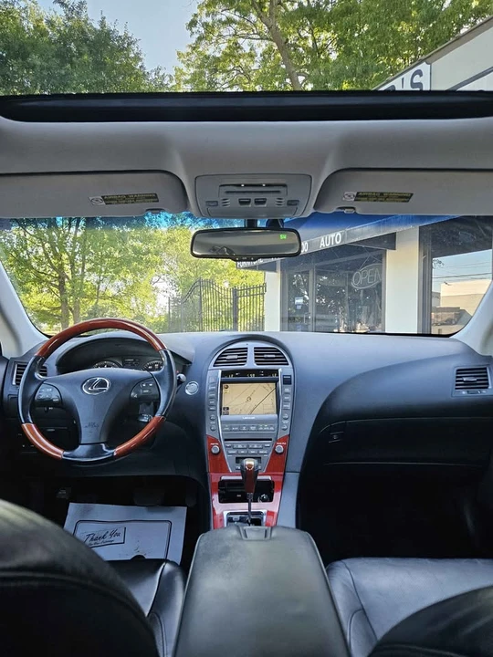 2008 Lexus ES 5th Gen - Image 12 of 19