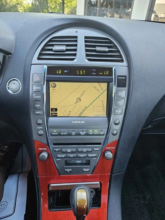 2008 Lexus ES 5th Gen - Image 10 of 19