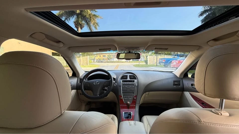 2008 Lexus ES 5th Gen - Image 12 of 15
