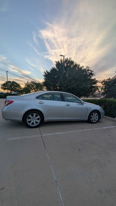 2008 Lexus ES 5th Gen - Image 3 of 11