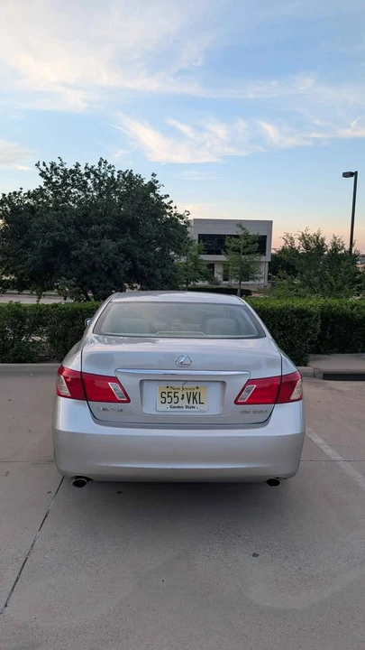 2008 Lexus ES 5th Gen - Image 4 of 11