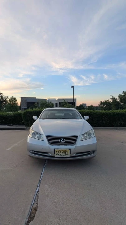 2008 Lexus ES 5th Gen - Image 5 of 11