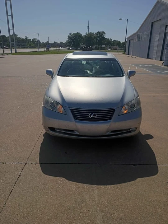 2008 Lexus ES 5th Gen - Image 2 of 5