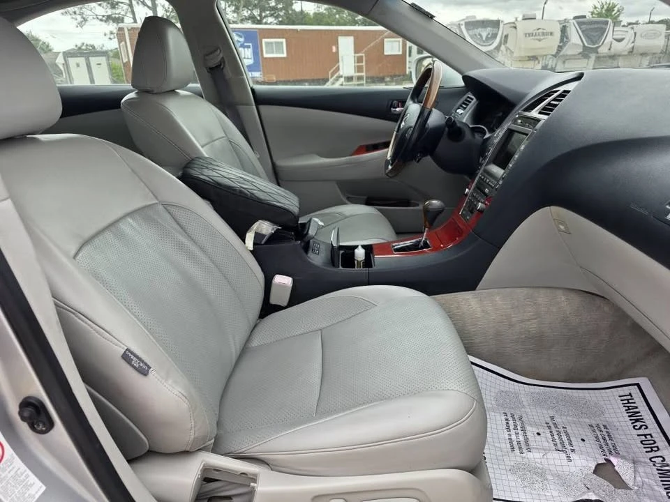 2008 Lexus ES 5th Gen - Image 17 of 20