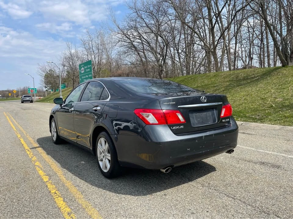 2008 Lexus ES 5th Gen - Image 3 of 20