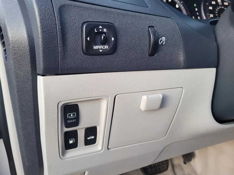 2008 Lexus ES 5th Gen - Image 14 of 17