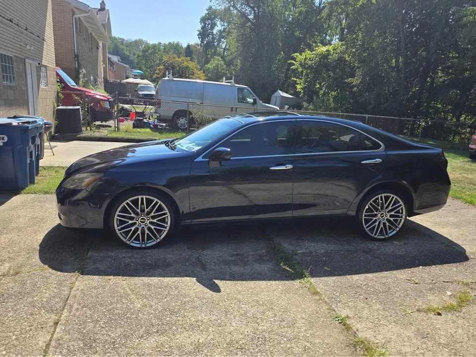 2008 Lexus ES 5th Gen - Image 2 of 10