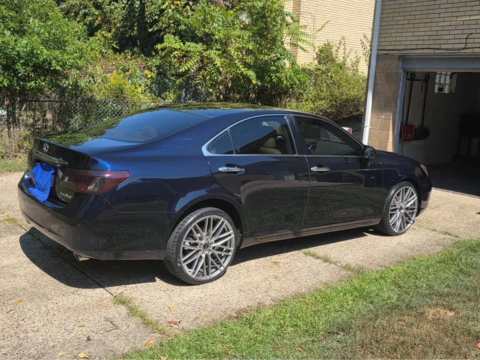 2008 Lexus ES 5th Gen - Image 5 of 10
