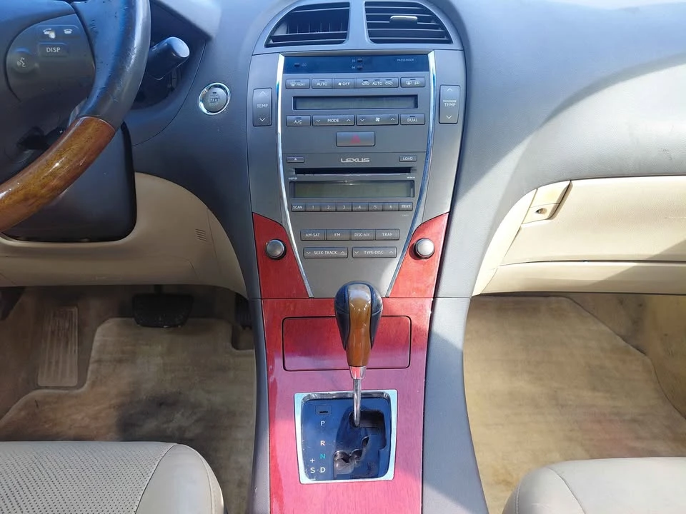 2008 Lexus ES 5th Gen - Image 5 of 8