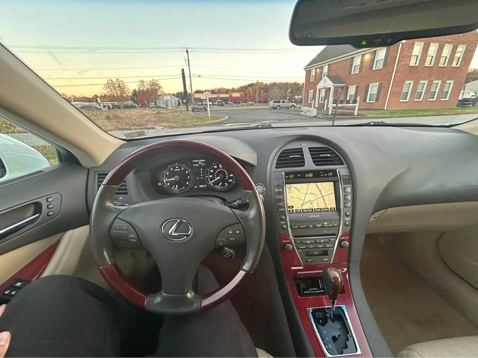 2008 Lexus ES 5th Gen - Image 12 of 13