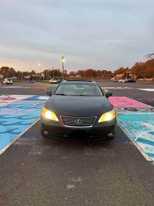 2008 Lexus ES 4th Gen - Image 2 of 10