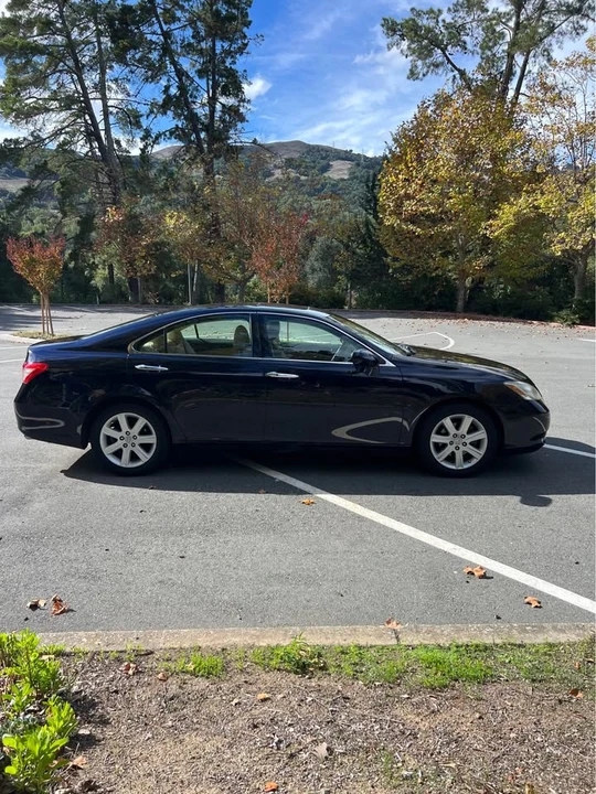 2008 Lexus ES 5th Gen - Image 2 of 15