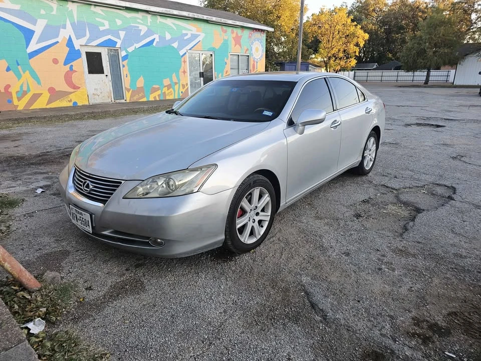2008 Lexus ES 4th Gen - Image 2 of 10