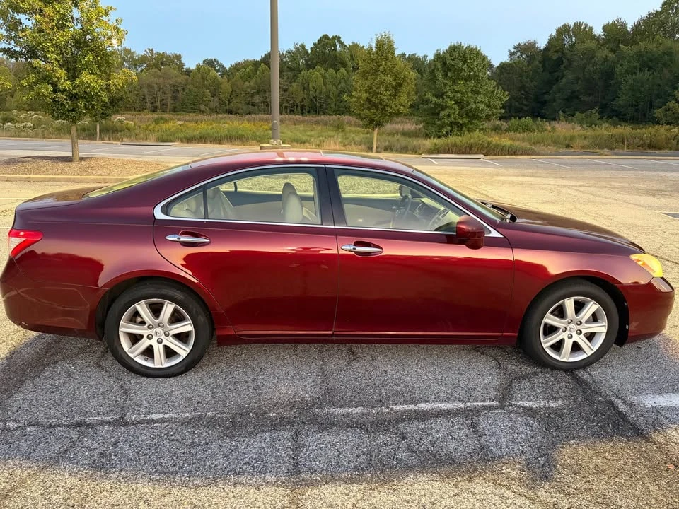 2008 Lexus ES 4th Gen - Image 2 of 4