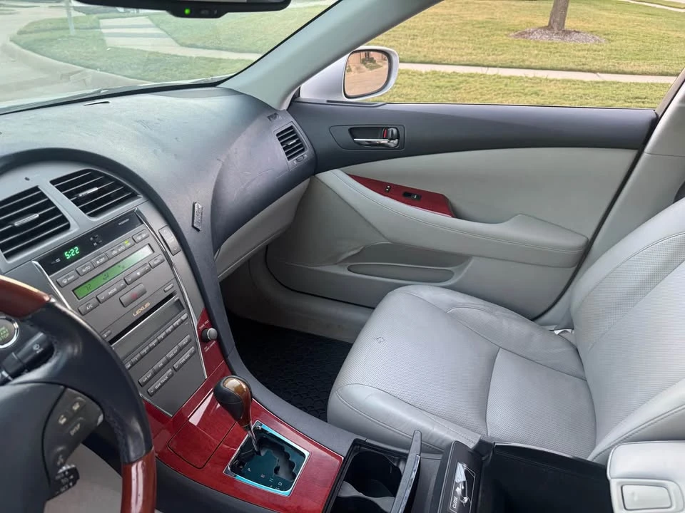 2008 Lexus ES 5th Gen - Image 9 of 18