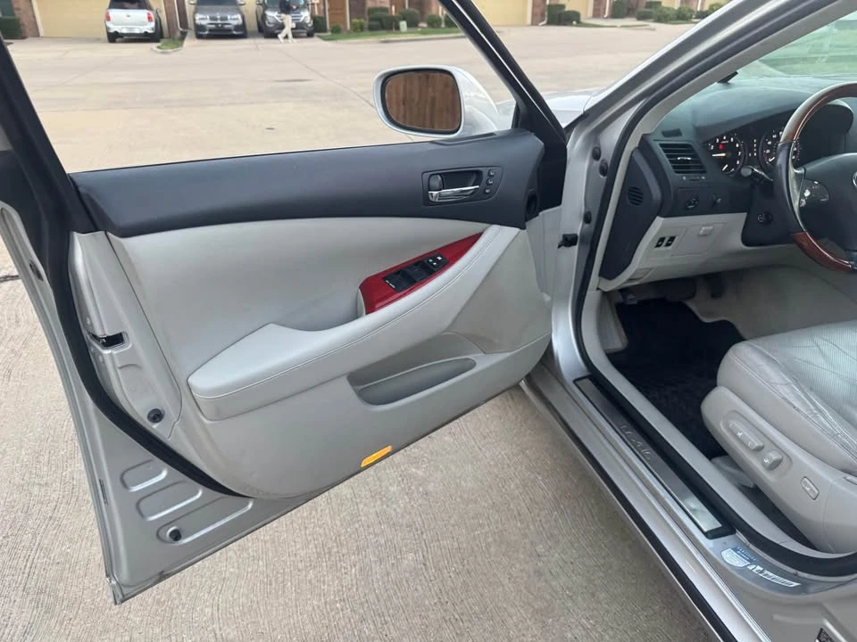2008 Lexus ES 5th Gen - Image 13 of 18
