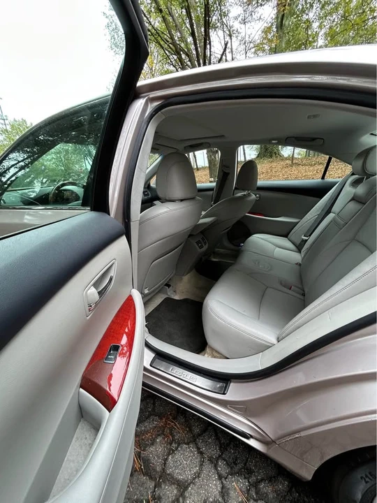 2008 Lexus ES 4th Gen - Image 9 of 16