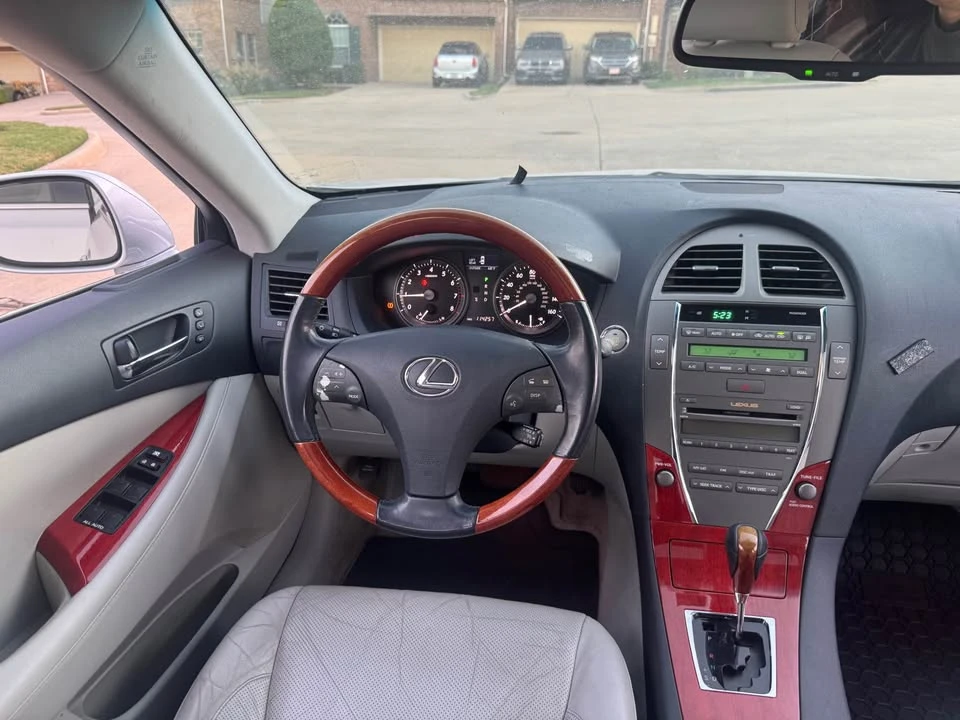2008 Lexus ES 5th Gen - Image 11 of 18