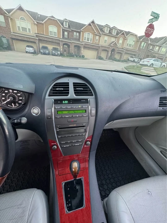 2008 Lexus ES 5th Gen - Image 17 of 18