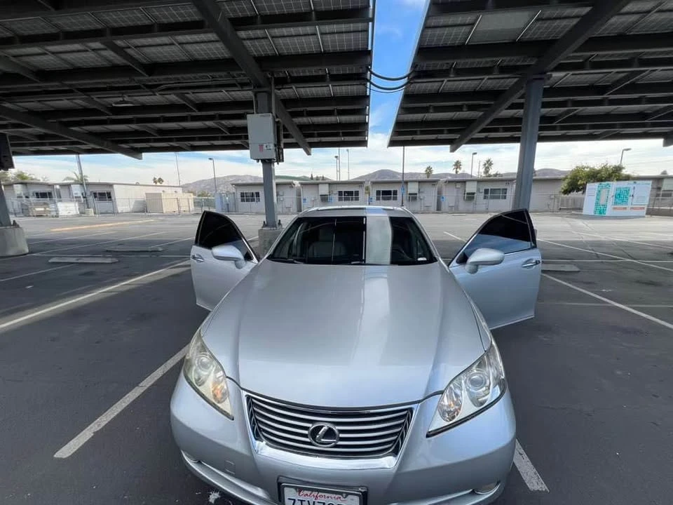 2008 Lexus ES 4th Gen - Image 10 of 12