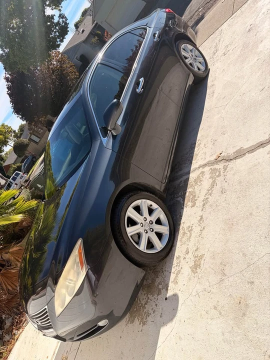 2008 Lexus ES 5th Gen - Image 2 of 10