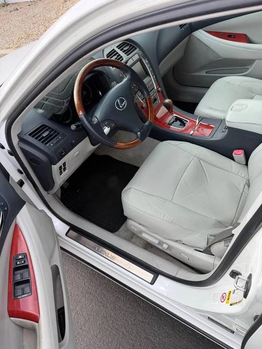 2008 Lexus ES 5th Gen - Image 10 of 18