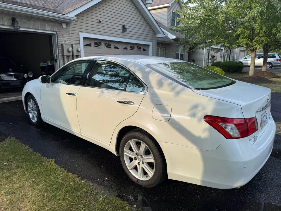 2008 Lexus ES 5th Gen - Image 3 of 8