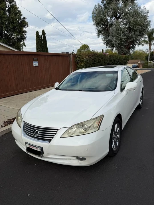 2008 Lexus ES 5th Gen - Image 2 of 18