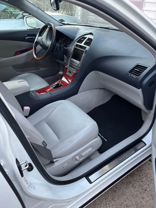 2008 Lexus ES 5th Gen - Image 16 of 20