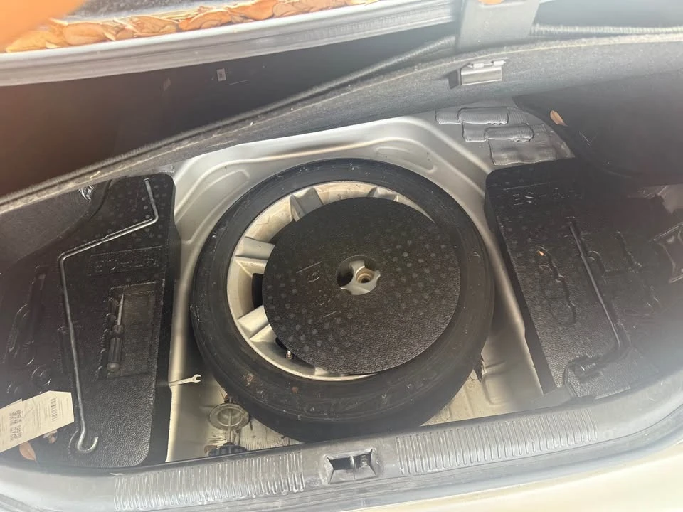 2008 Lexus ES 4th Gen - Image 12 of 13