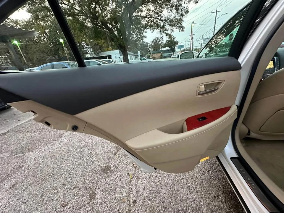 2008 Lexus ES 5th Gen - Image 17 of 19