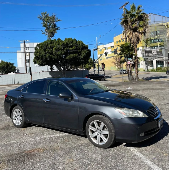 2008 Lexus ES 4th Gen - Image 2 of 11