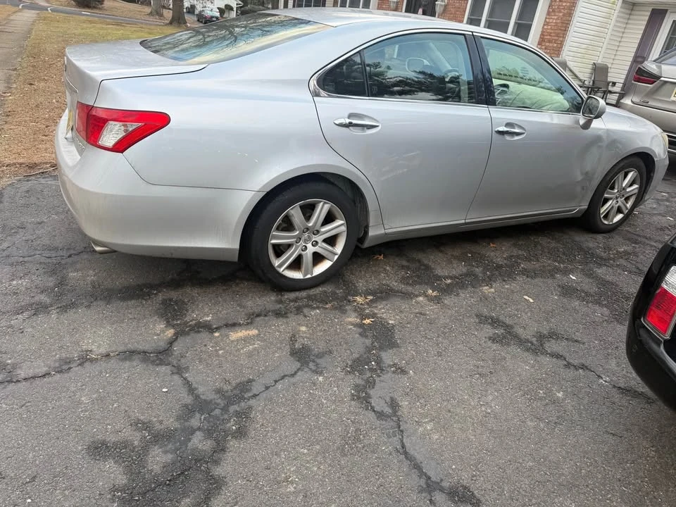 2008 Lexus ES 5th Gen - Image 4 of 8