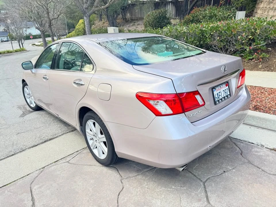 2008 Lexus ES 5th Gen - Image 5 of 10
