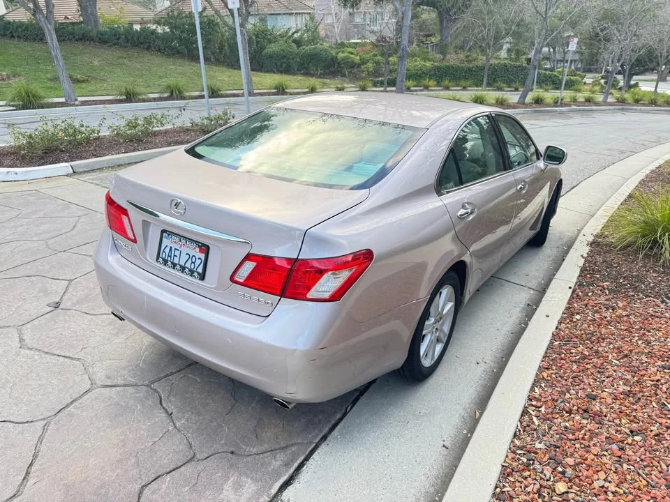 2008 Lexus ES 5th Gen - Image 4 of 10