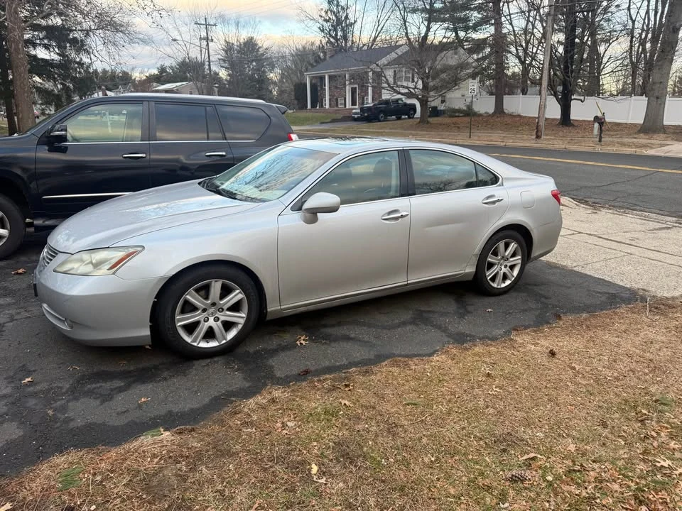 2008 Lexus ES 5th Gen - Image 2 of 8
