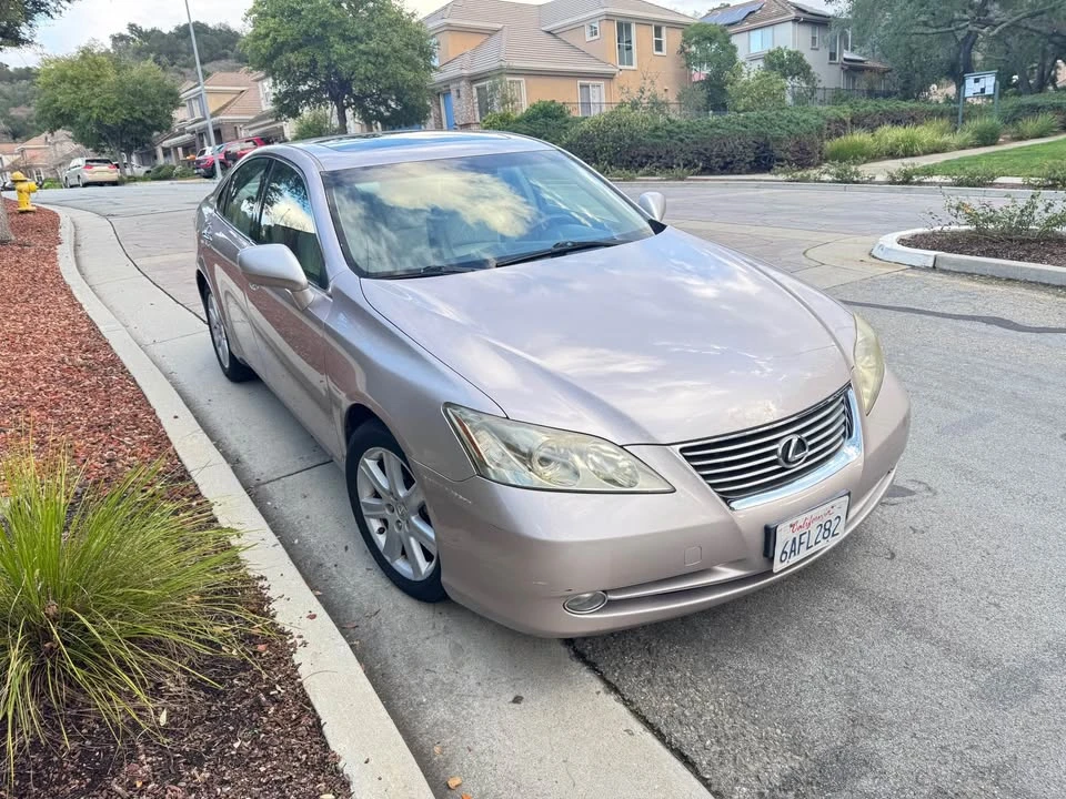 2008 Lexus ES 5th Gen - Image 3 of 10