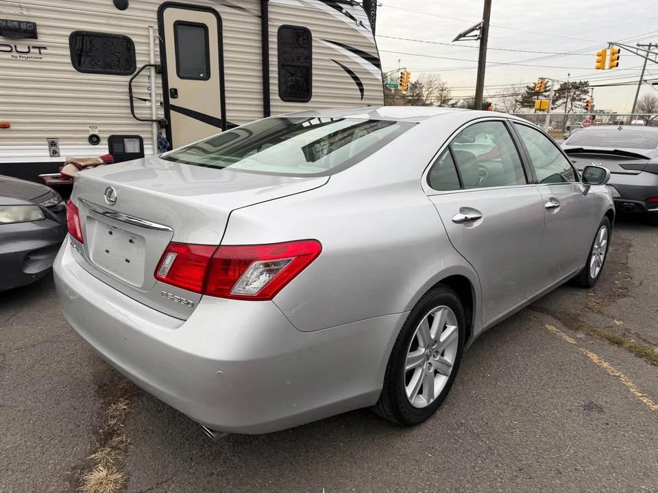 2008 Lexus ES 5th Gen - Image 2 of 9
