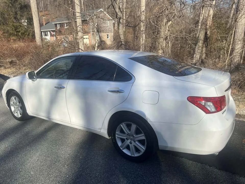 2008 Lexus ES 5th Gen - Image 2 of 10