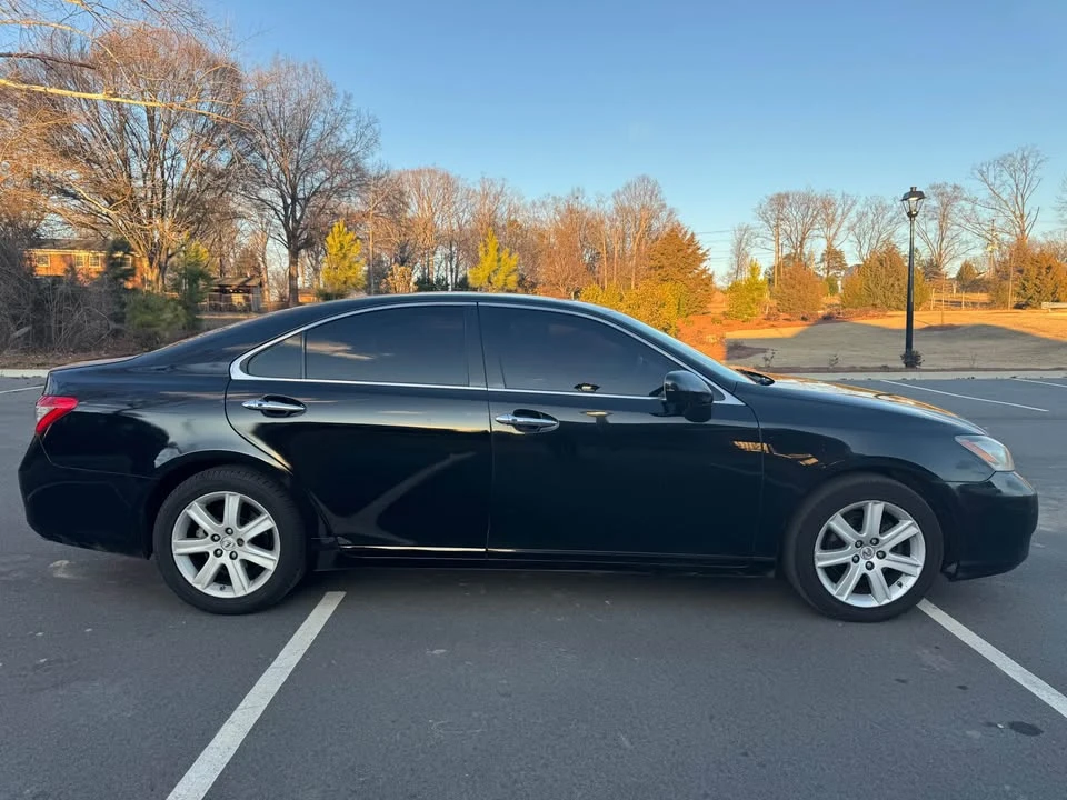 2008 Lexus ES 5th Gen - Image 11 of 19