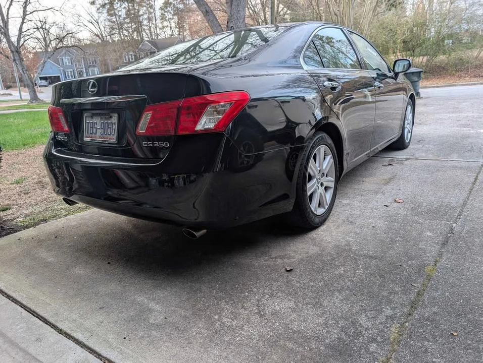 2008 Lexus ES 4th Gen - Image 2 of 10