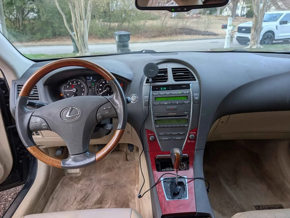 2008 Lexus ES 4th Gen - Image 9 of 10