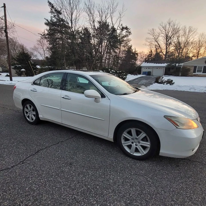 2008 Lexus ES 5th Gen - Image 2 of 7