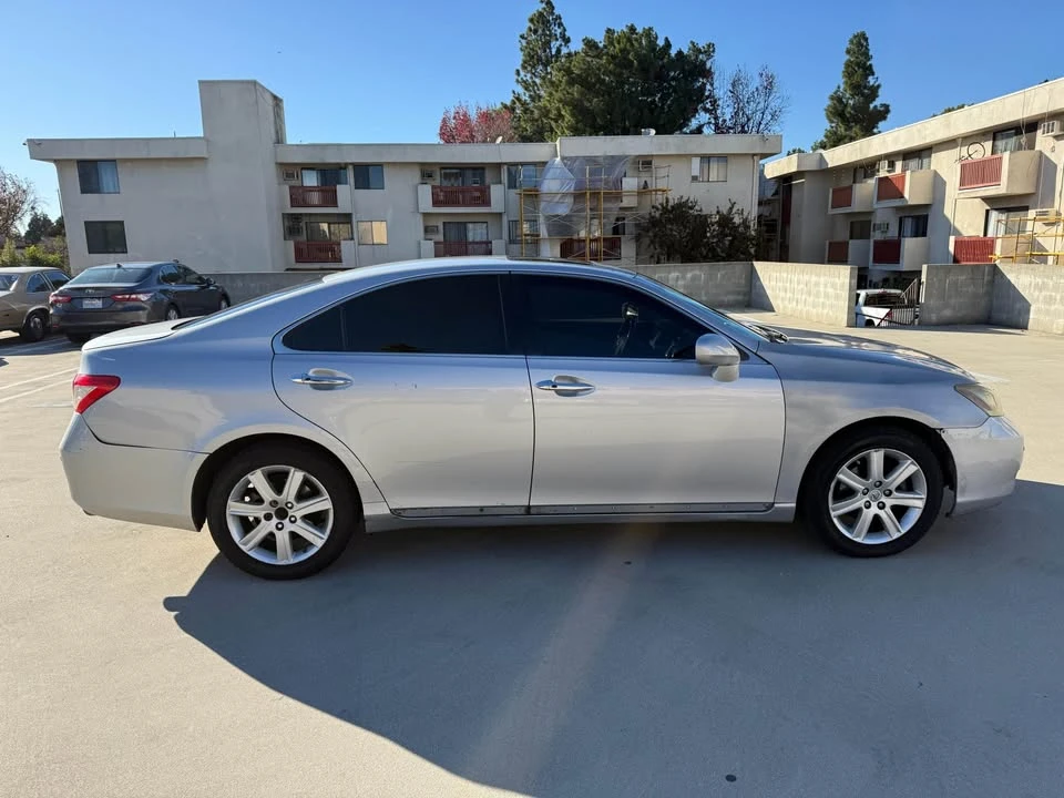 2008 Lexus ES 5th Gen - Image 4 of 8