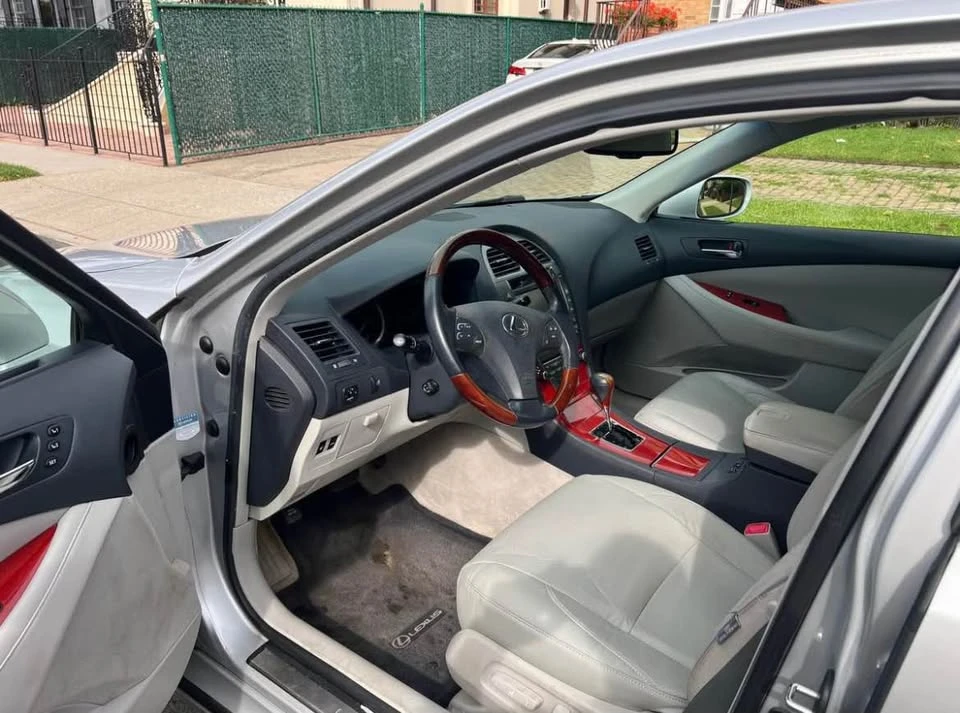 2008 Lexus ES 5th Gen - Image 4 of 4