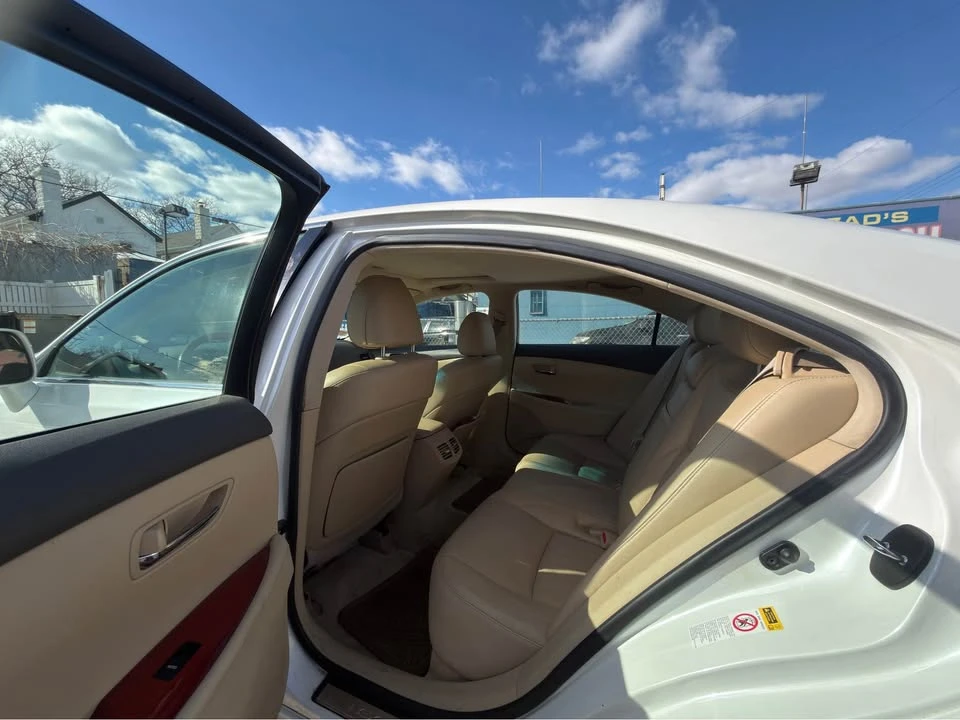 2008 Lexus ES 5th Gen - Image 9 of 14